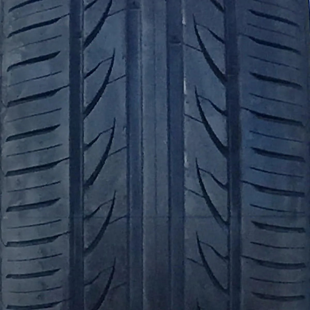 255/55ZR18 109V XL All Season Ultra High Performance Tire U988248