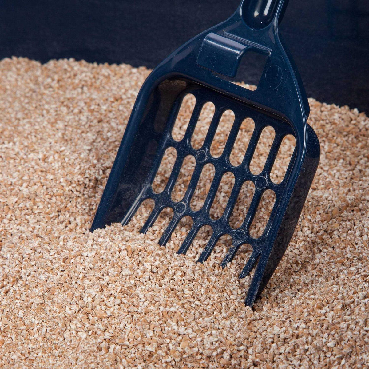 Open Top Cat Litter Box with Shield and Scoop Q47286