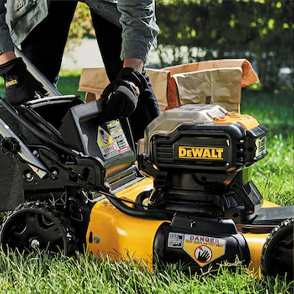 20V MAX Self Propelled 21.5 Inch Brushless Lawn Mower X381