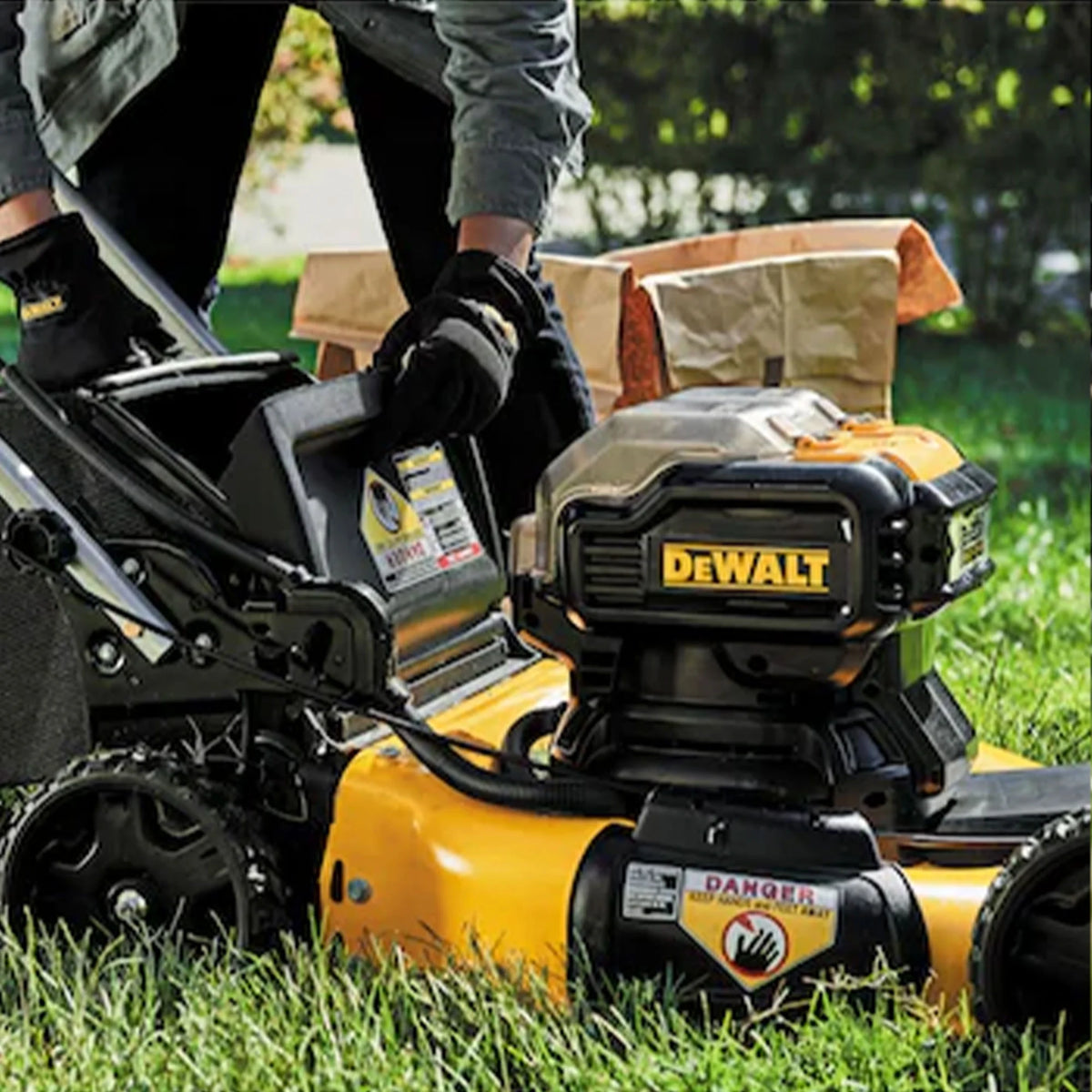 20V MAX Self Propelled 21.5 Inch Brushless Lawn Mower X381