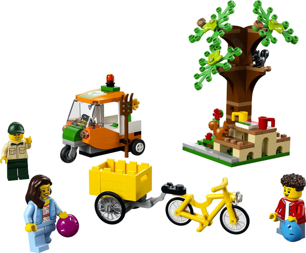 147 Piece Building Kit with 3 Minifigures U63991