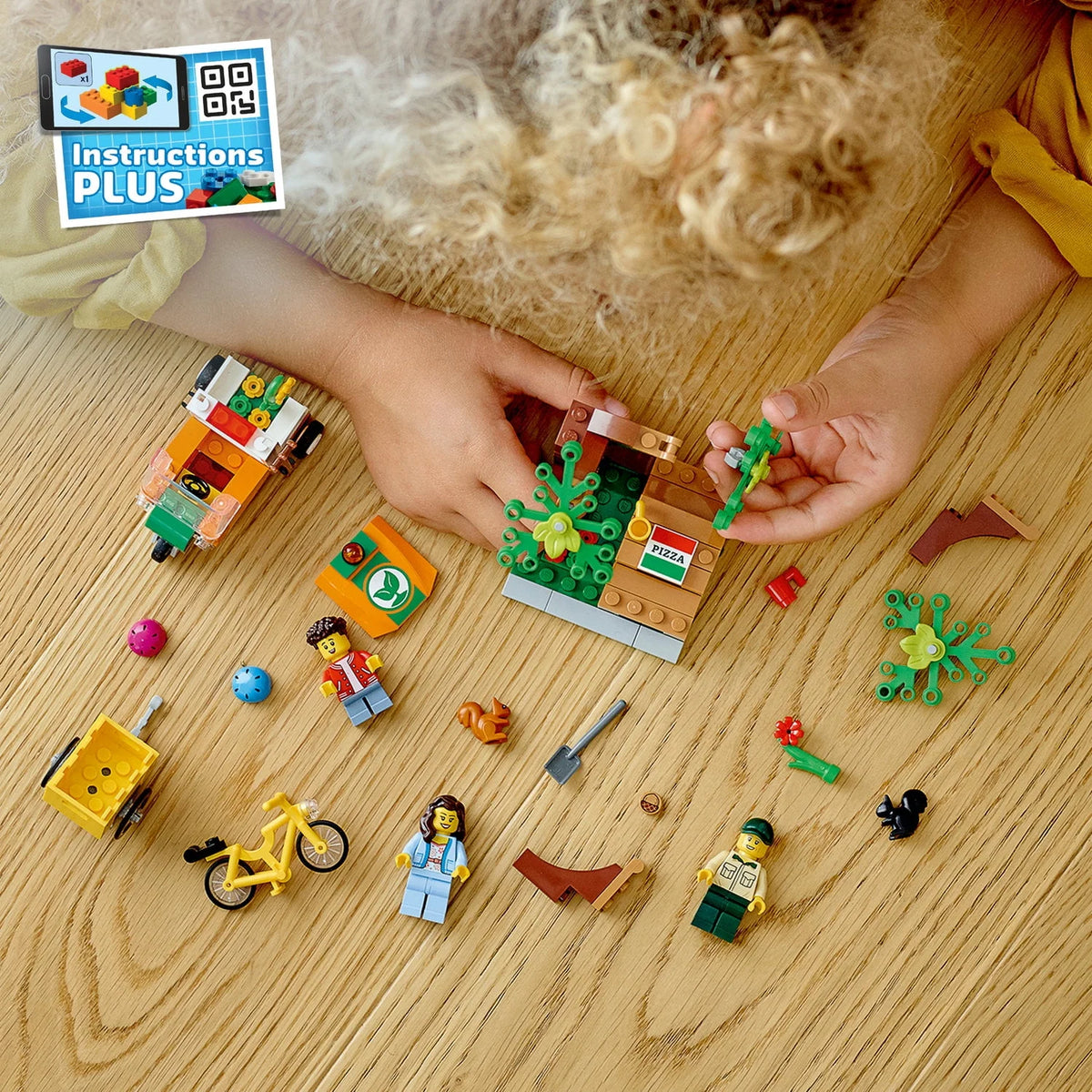 147 Piece Building Kit with 3 Minifigures U63991