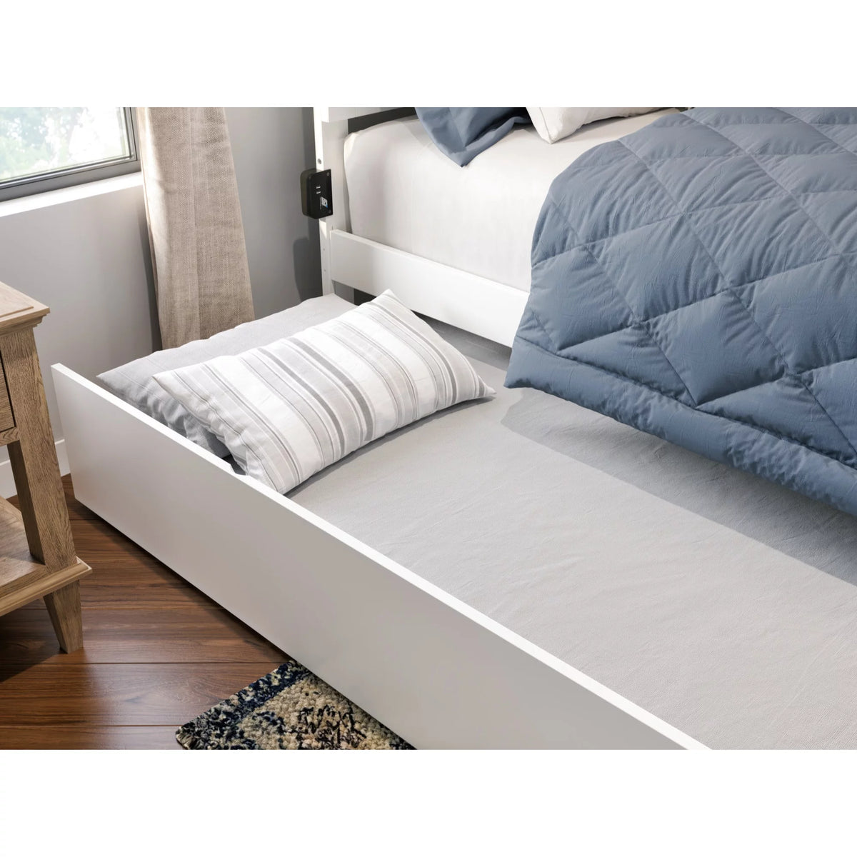 White Queen Size Wood Platform Bed with Trundle B445